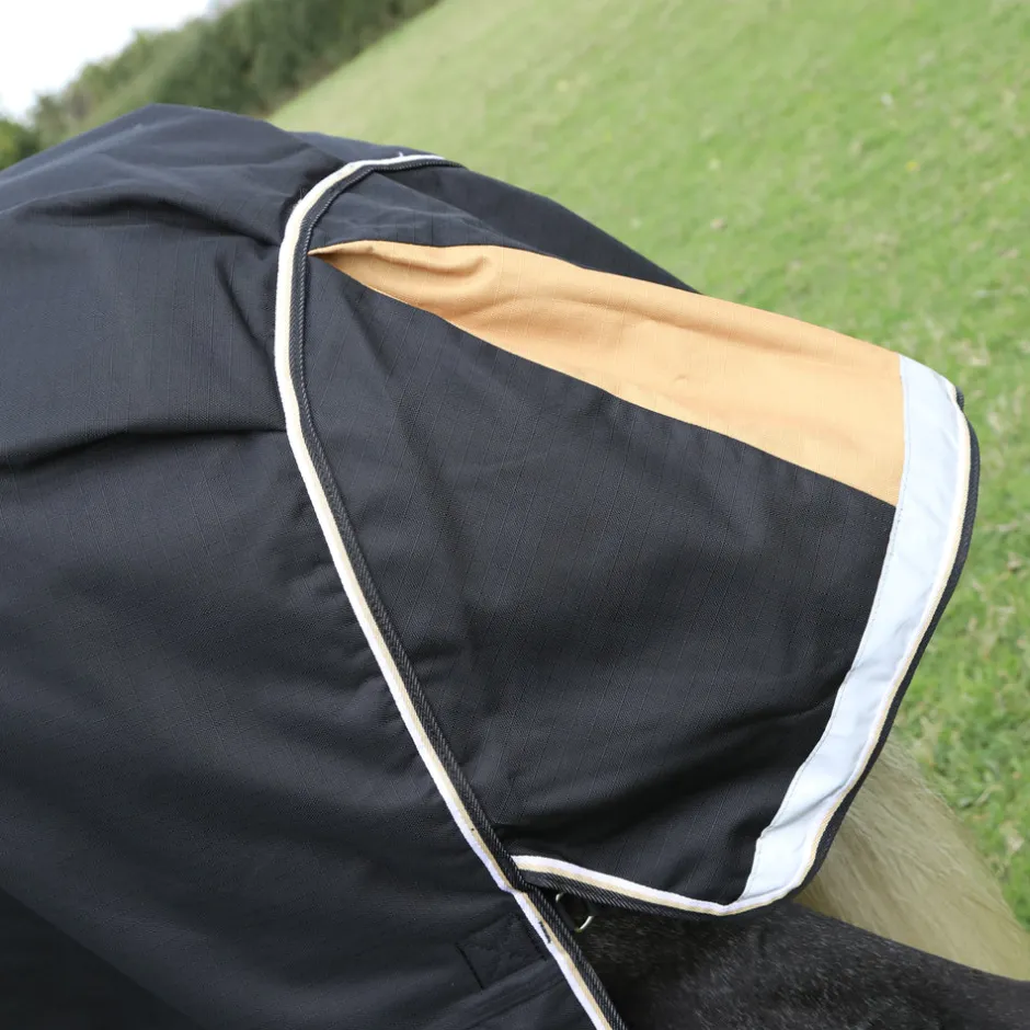 Shires Equestrian Highlander Plus 200 Turnout Rug & Neck Set